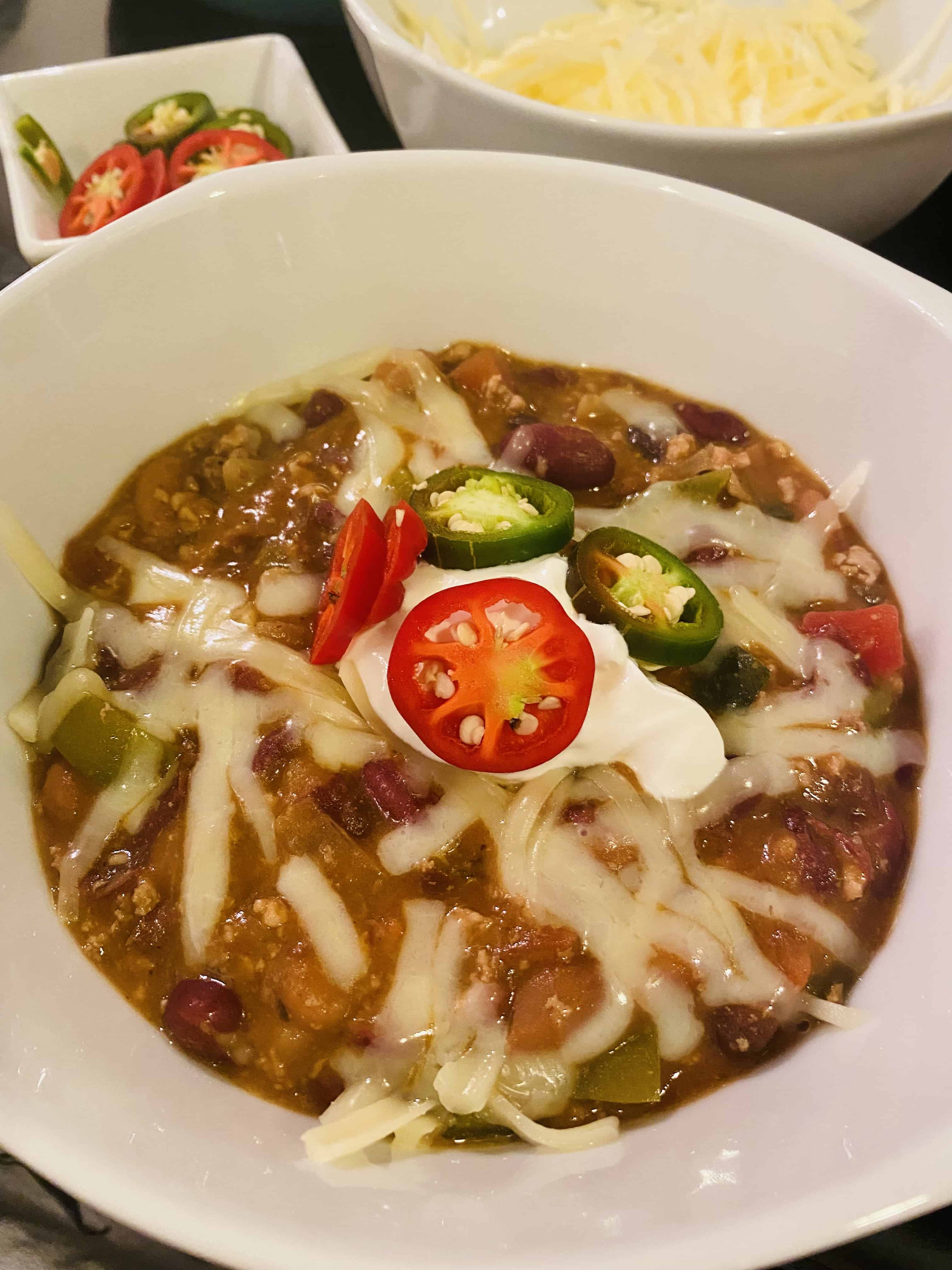 chili with cheese and jalapeno